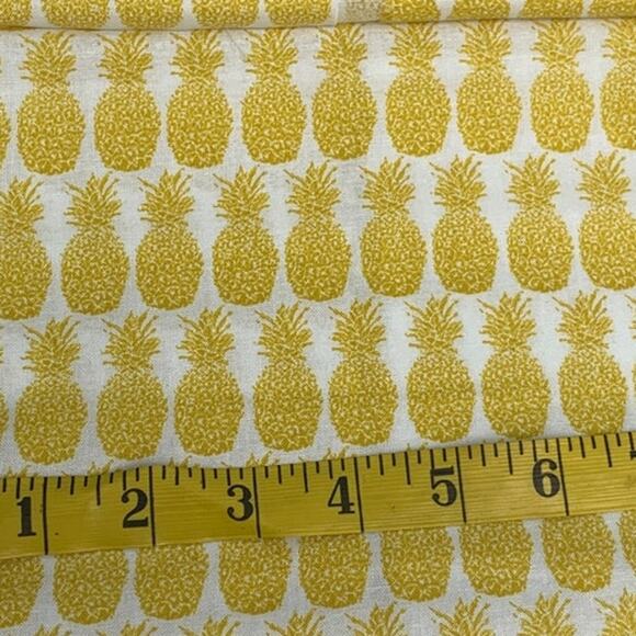 New Emma & Mila 18" X 21" Yellow Pineapple Cotton Fat Quarter FQ Quilting Fabric - Picture 1 of 4